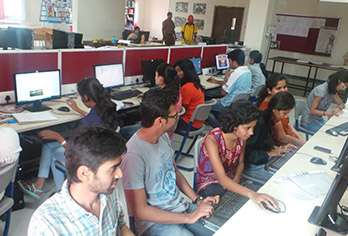 images of D. Y. Patil College computer lab