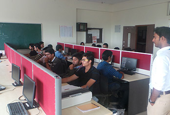 images of D. Y. Patil College computer lab